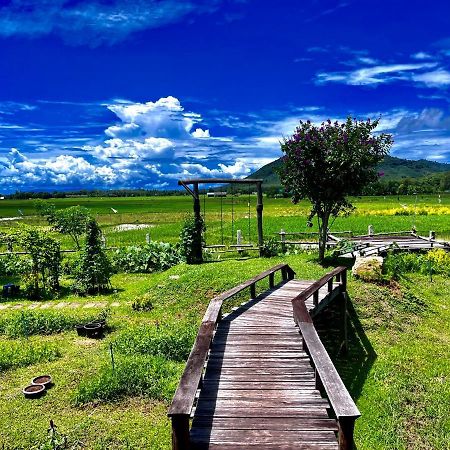 Готель Pyramid Bungalow Ban Laem Sai Екстер'єр фото