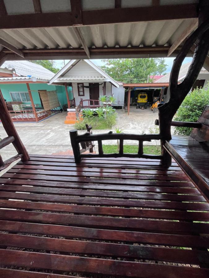 Готель Pyramid Bungalow Ban Laem Sai Екстер'єр фото